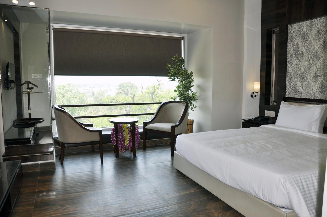 Hotel Dolphin Sambalpur Exterior photo