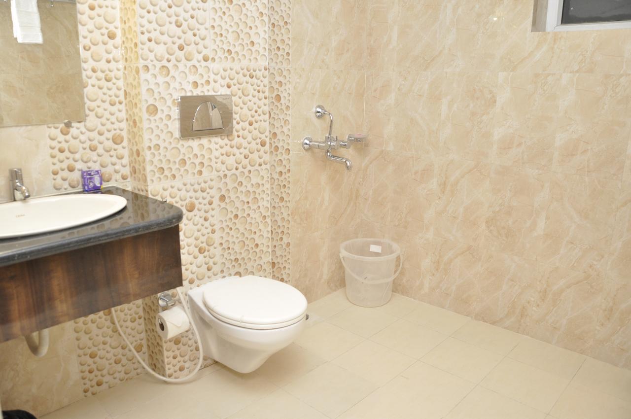 Hotel Dolphin Sambalpur Exterior photo